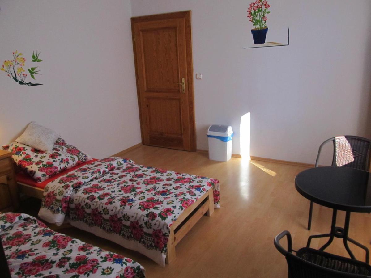 Czarna Owca Hotell Wisła Rom bilde